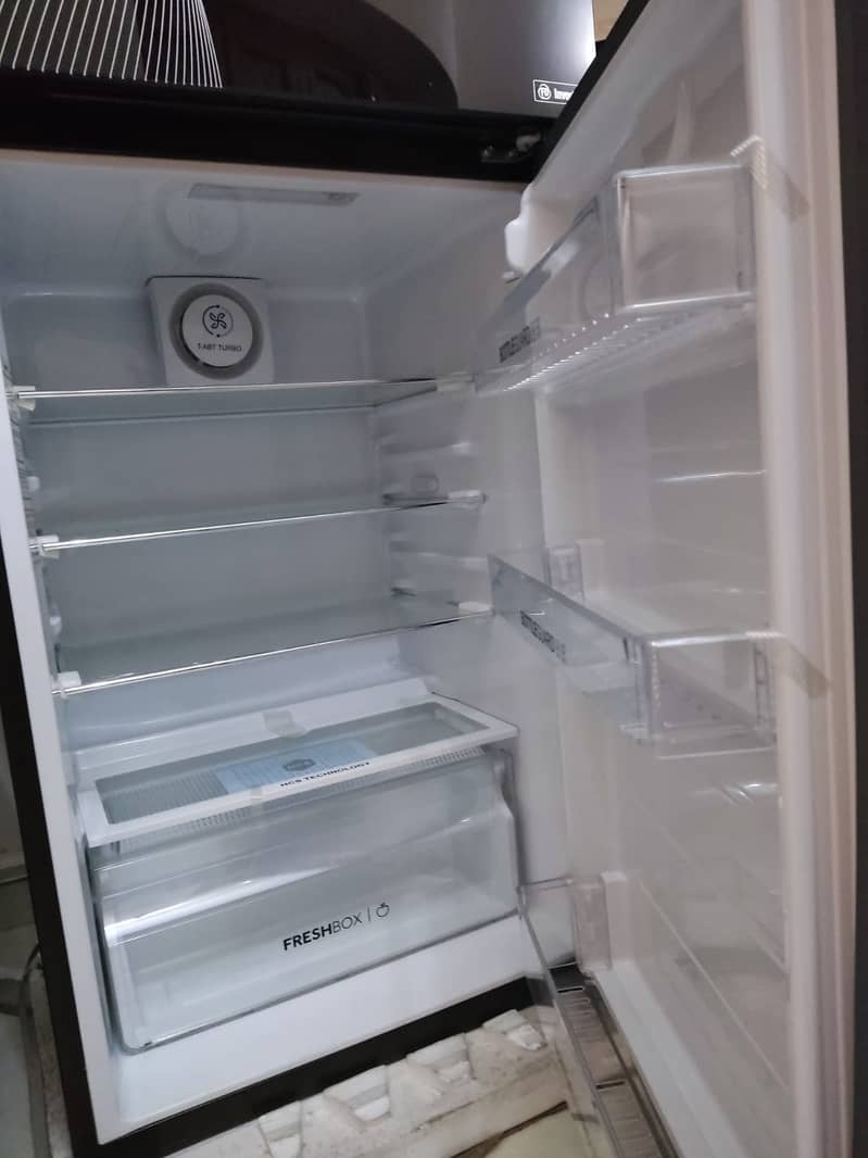 HAIER- HRF306IFGA Unused refrigerator 10