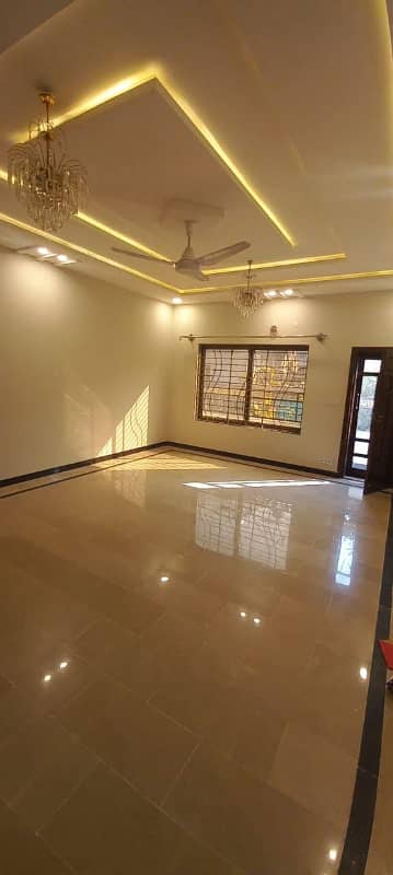 35*70 Ground floor for rent in G-13 3