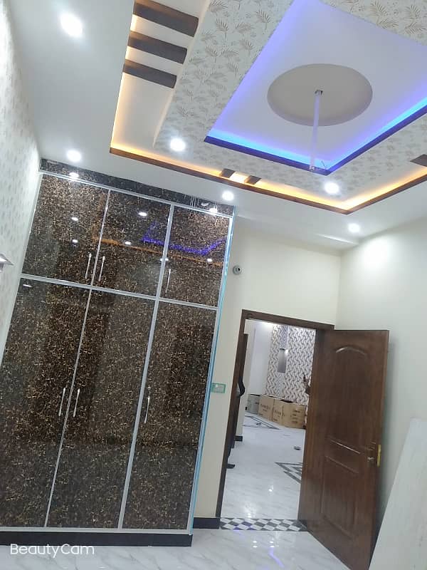 Vip beautiful 5 marla lower portion is available for rent in sabzazar lhr 4