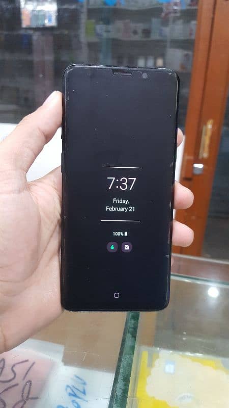 Samsung S9 (10/10 Non Pta) 4