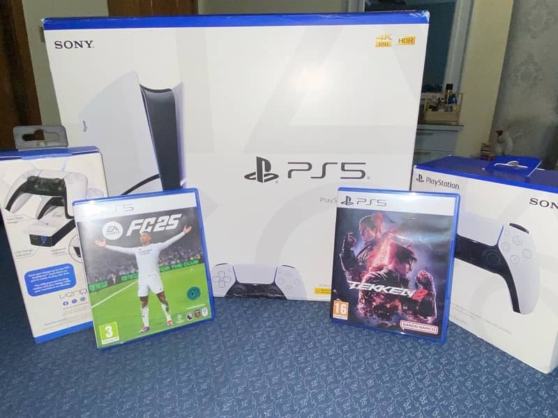 Playstation 5 slim 1Tb with 2 controllers 0