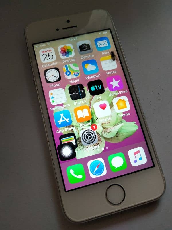 Iphone 5s new condition 16 GB non PTA 1