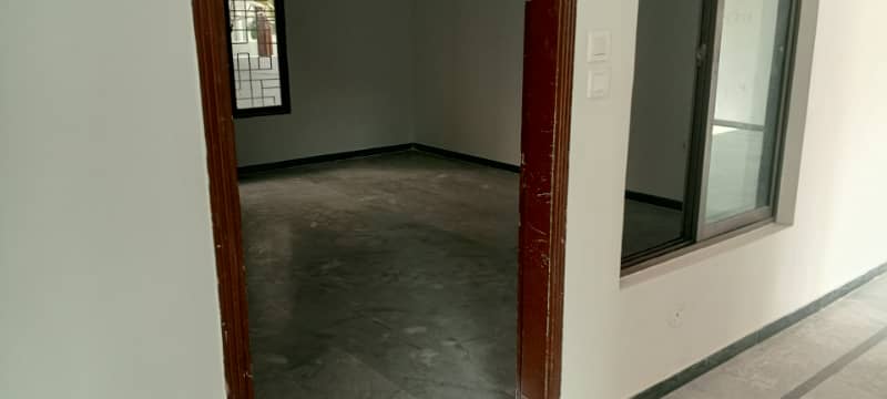 400 Square Yards Portion For Rent in old Ravian Society Main University Road Mosamiyat 10