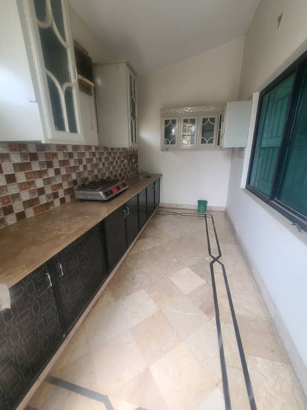 2 bedroom seprate gate upper floor available for rent 2