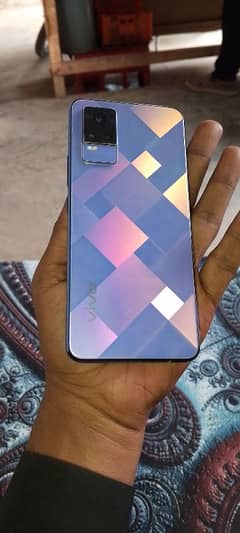 Vivo V21e 8/128 urgent sale 03017673059 whtsp