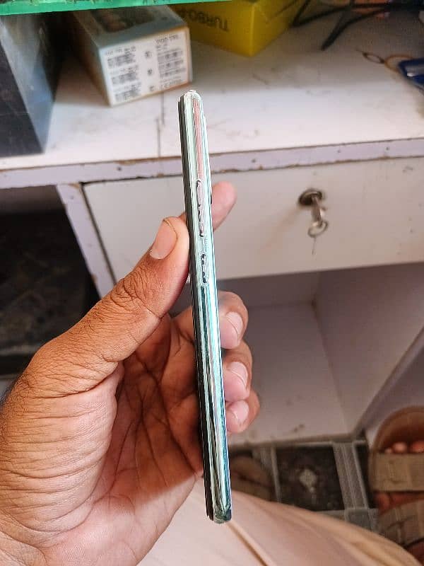 VIVO S1 in Good Condition with box 2