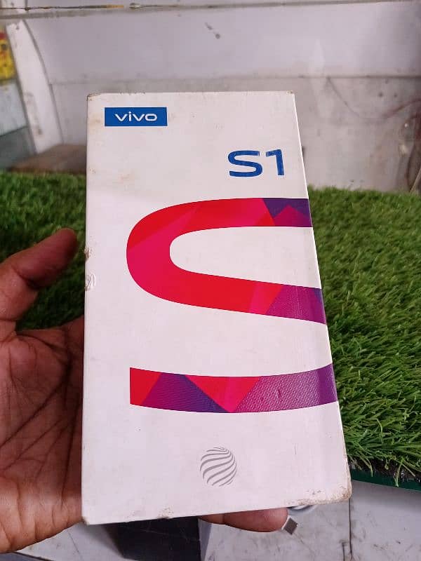 VIVO S1 in Good Condition with box 5