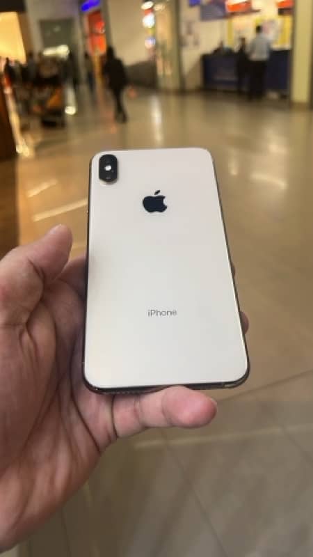 iPhone XS Max Gold 1