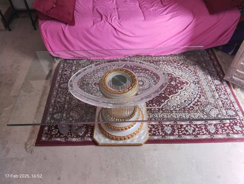 Golden 360° Table With 2 side Stools 1