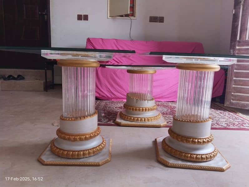 Golden 360° Table With 2 side Stools 3