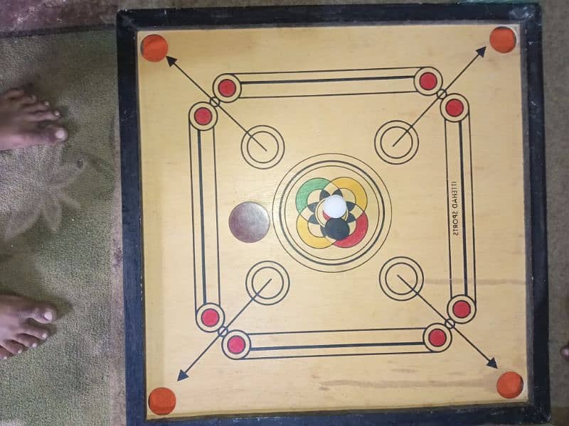 carrom board he Lal gote nae he 03113182454 2