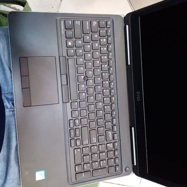 Dell precision 7520 1