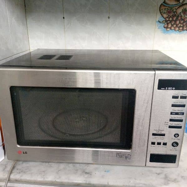 LG Microwave Oven 0