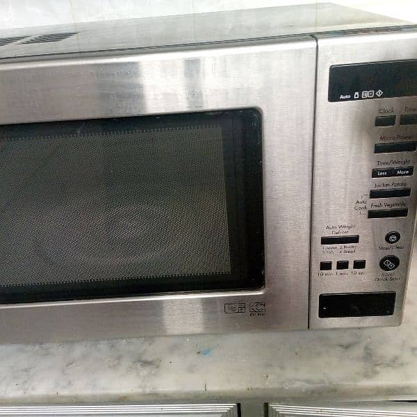 LG Microwave Oven 4