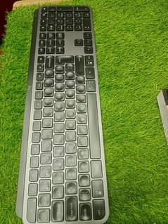 logitech mx keys full keyboard wireless Bluetooth rechargable multi