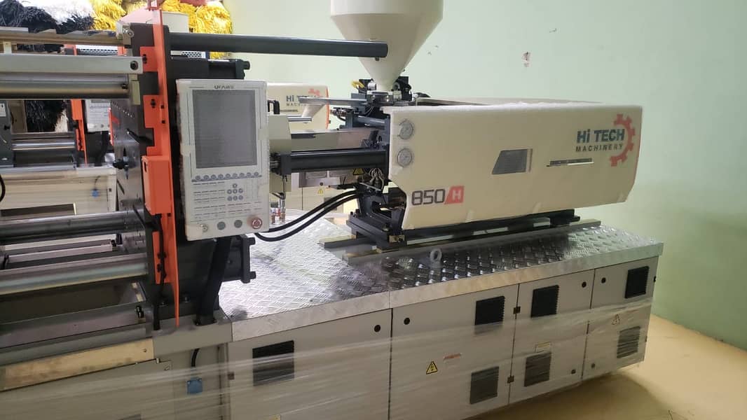 Injection Molding Machine - Brand New 1