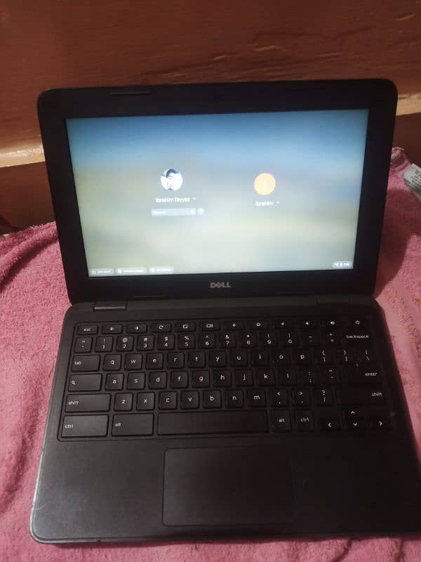 Chromebook for sale 2gb 16gb 1