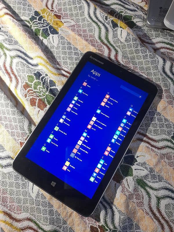 lenovo window tab 64GB Samsung tab 4