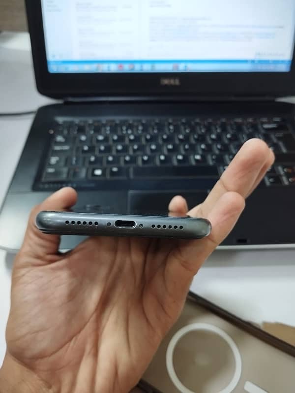 IPHONE 11 (64 GB ) HK Model Dual PTA 2