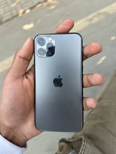 iphone 11pro factory unlock 10/10