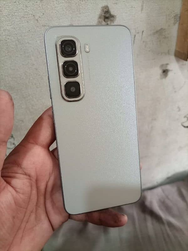 infinix hot 50 pro AMOLED display complete box charge 9 month warranty 4