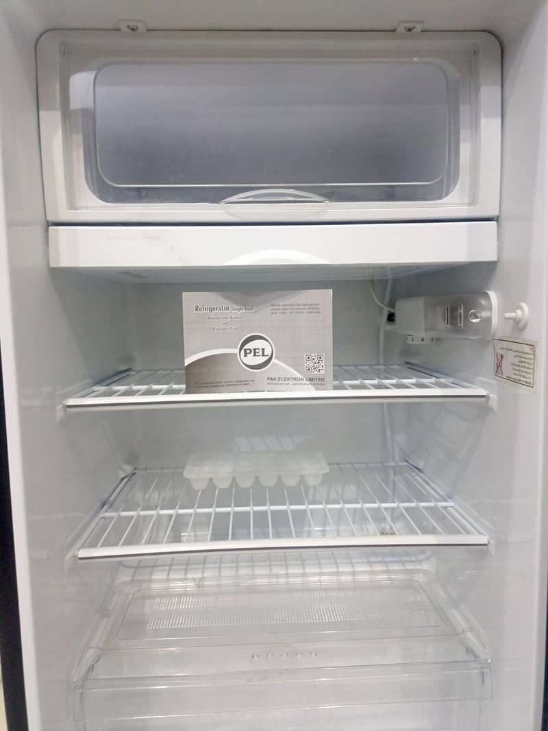 PEl fridge room size with warranty card (0306=4462/443) lushset 8