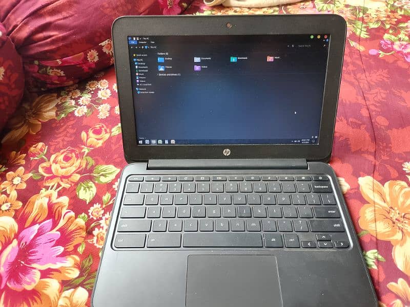 HP leptop window 10 pro 4 gb rame 2