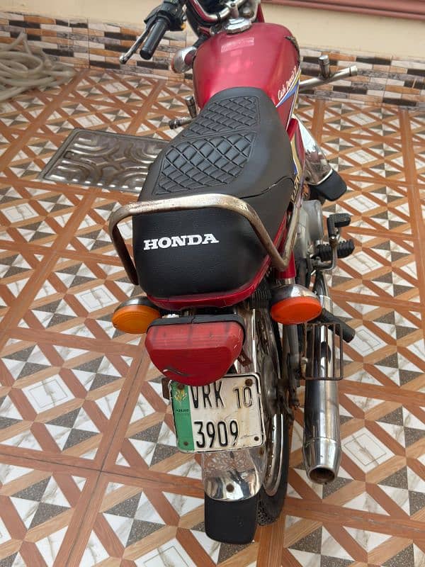 Honda CD 70 Bike 1