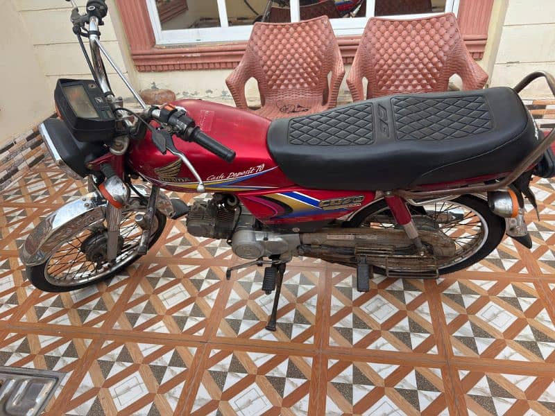 Honda CD 70 Bike 3