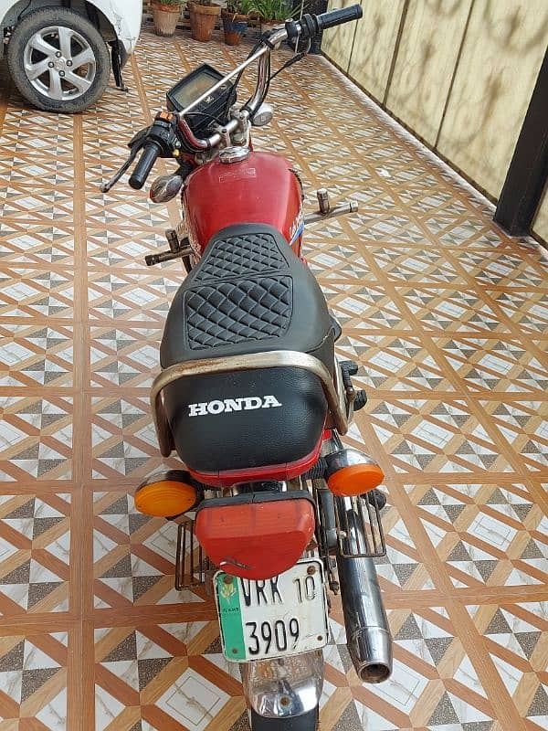 Honda CD 70 Bike 5