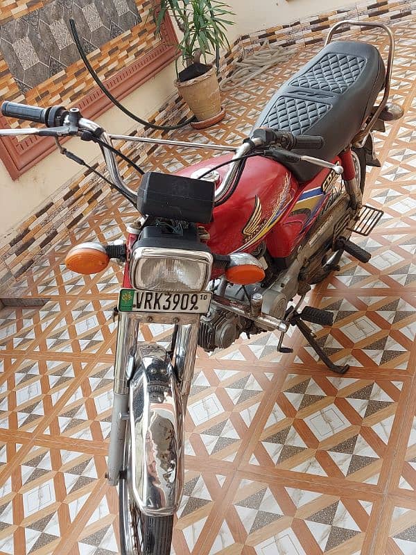 Honda CD 70 Bike 6