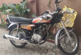 Honda 125 model 2022 lush condition in black