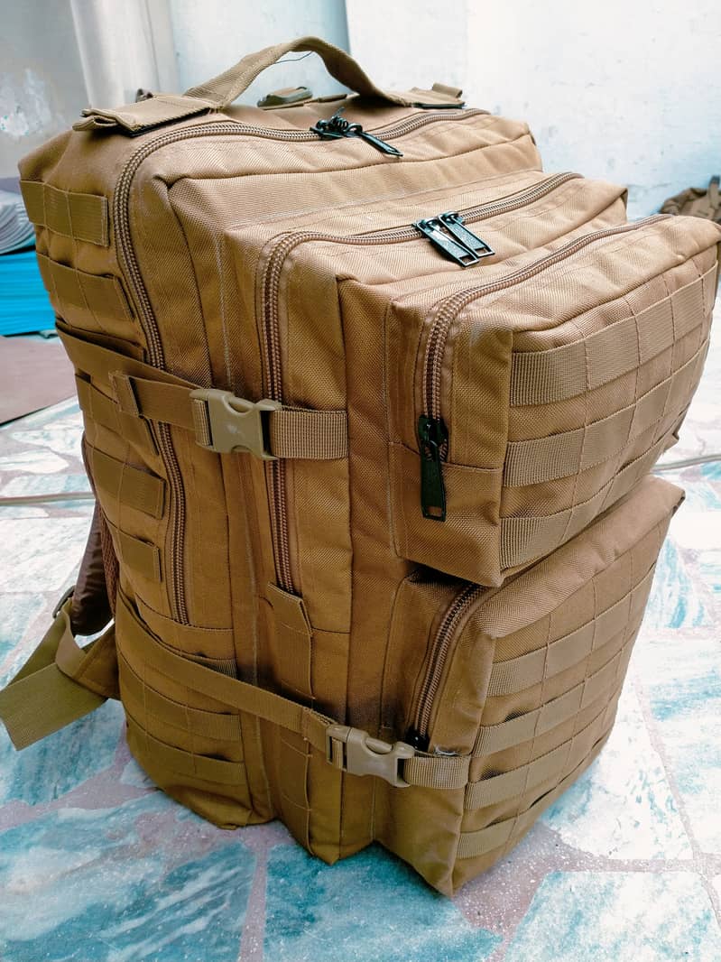 army bags / school bags / tour bags / sports bags all verity available 1