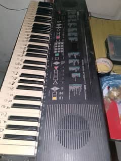 YAMAHA PSR 300 TOUCH SENSITIVE with BAG