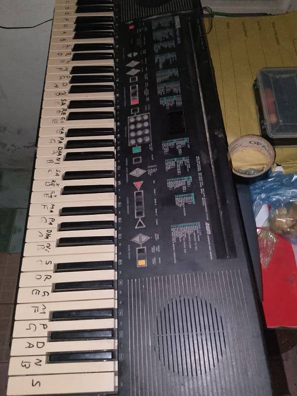 YAMAHA PSR 300 1