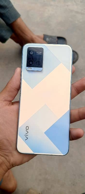 Vivo Y21 4