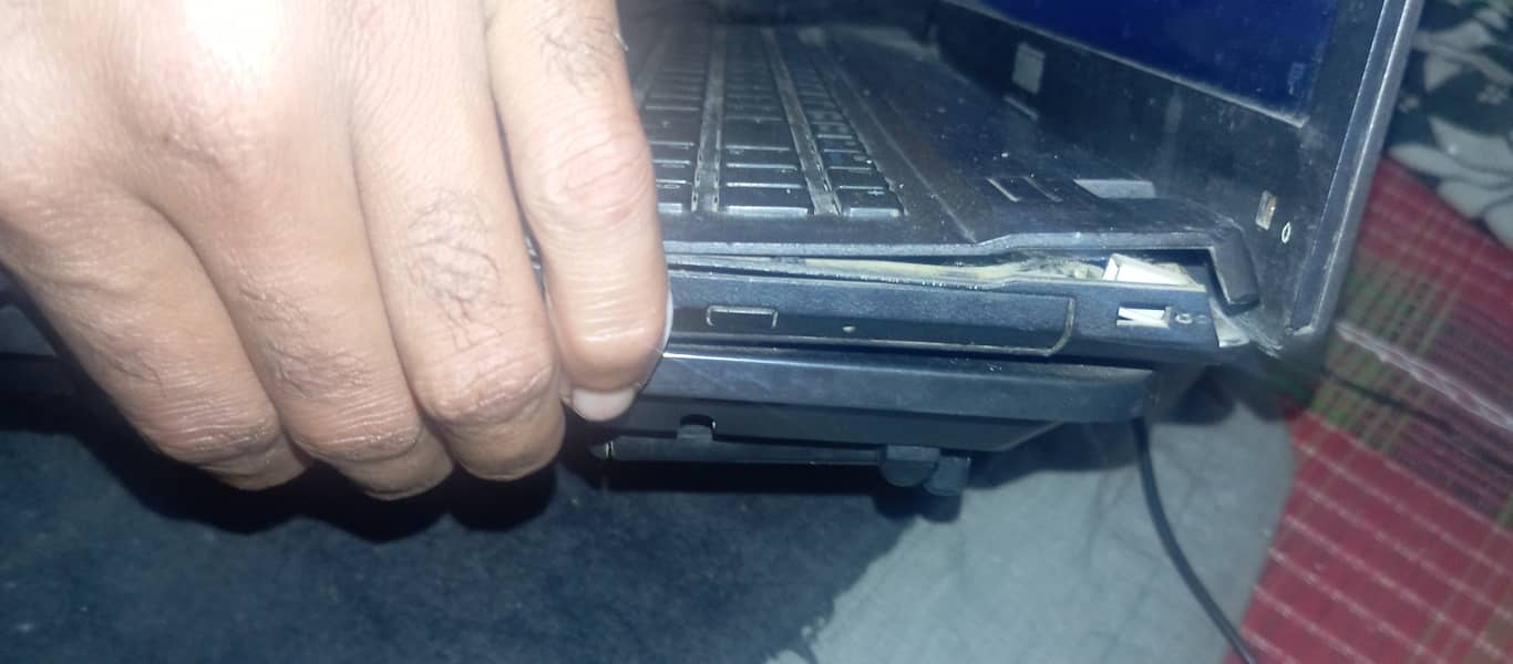 laptop for sell urgent 4