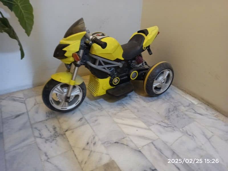 Kids electric scooter used. 1