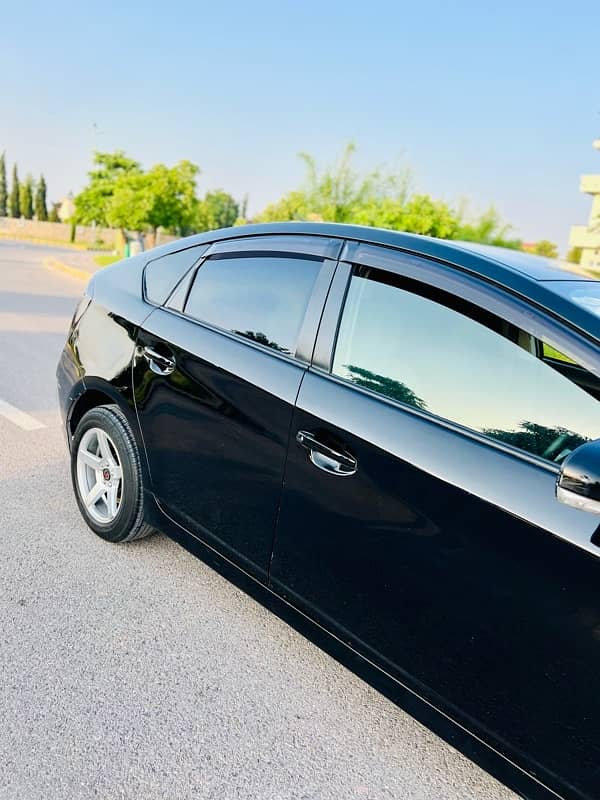 Toyota Prius 2014 12