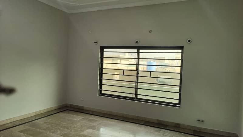 4500 Square Feet Upper Portion In G-15 Is Available 2