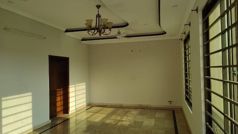 4500 Square Feet Upper Portion In G-15 Is Available 4