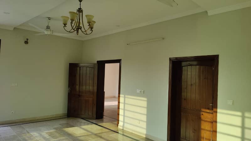 4500 Square Feet Upper Portion In G-15 Is Available 6