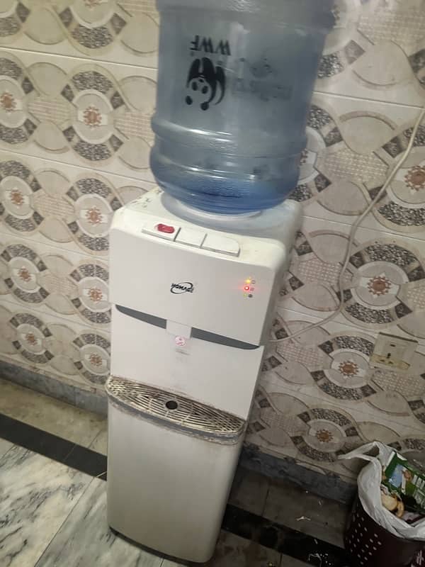 Homage Water Dispenser in good condition 0