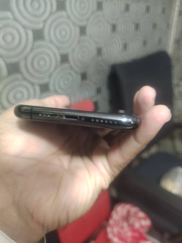 Iphone 11 pro. . factory non pta 4