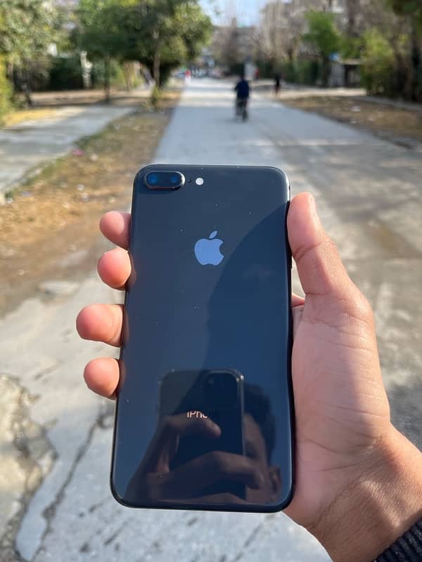 IPHONE 8plus non pta (factory locked ) 0