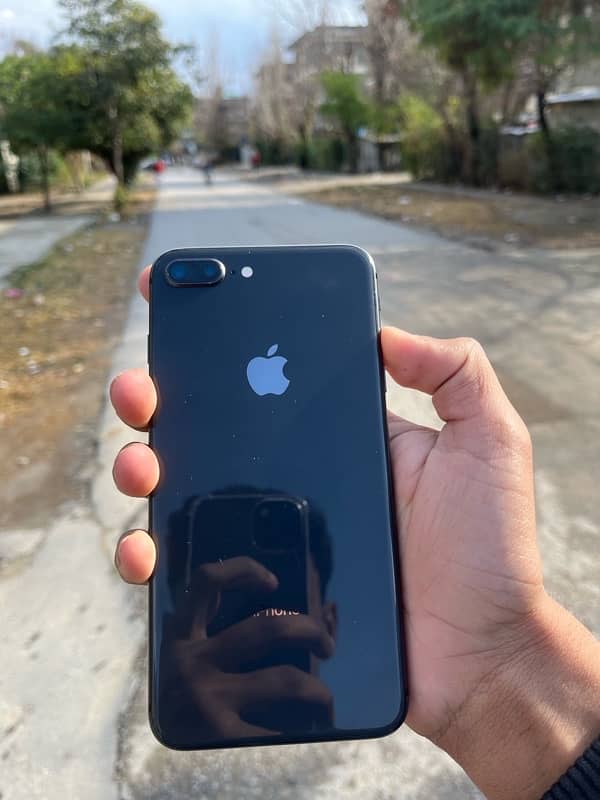 IPHONE 8plus non pta (factory locked ) 4