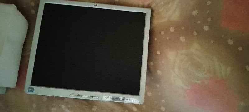 lcd 17 inch 1