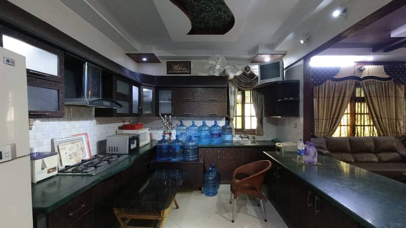 PORTION FOR SALE IN GULSHAN-E-IQBAL BLOCK-7 5