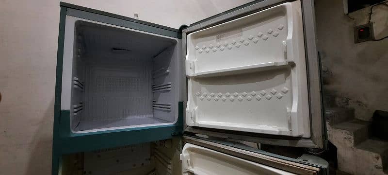 PEL Refrigerator Good Condition 1