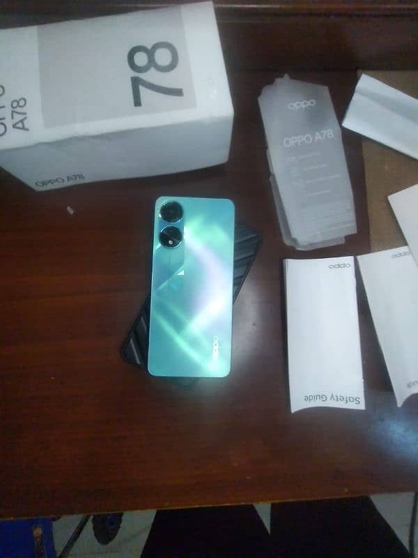 oppo lush Condishion phone with box only 3 weeks used 8